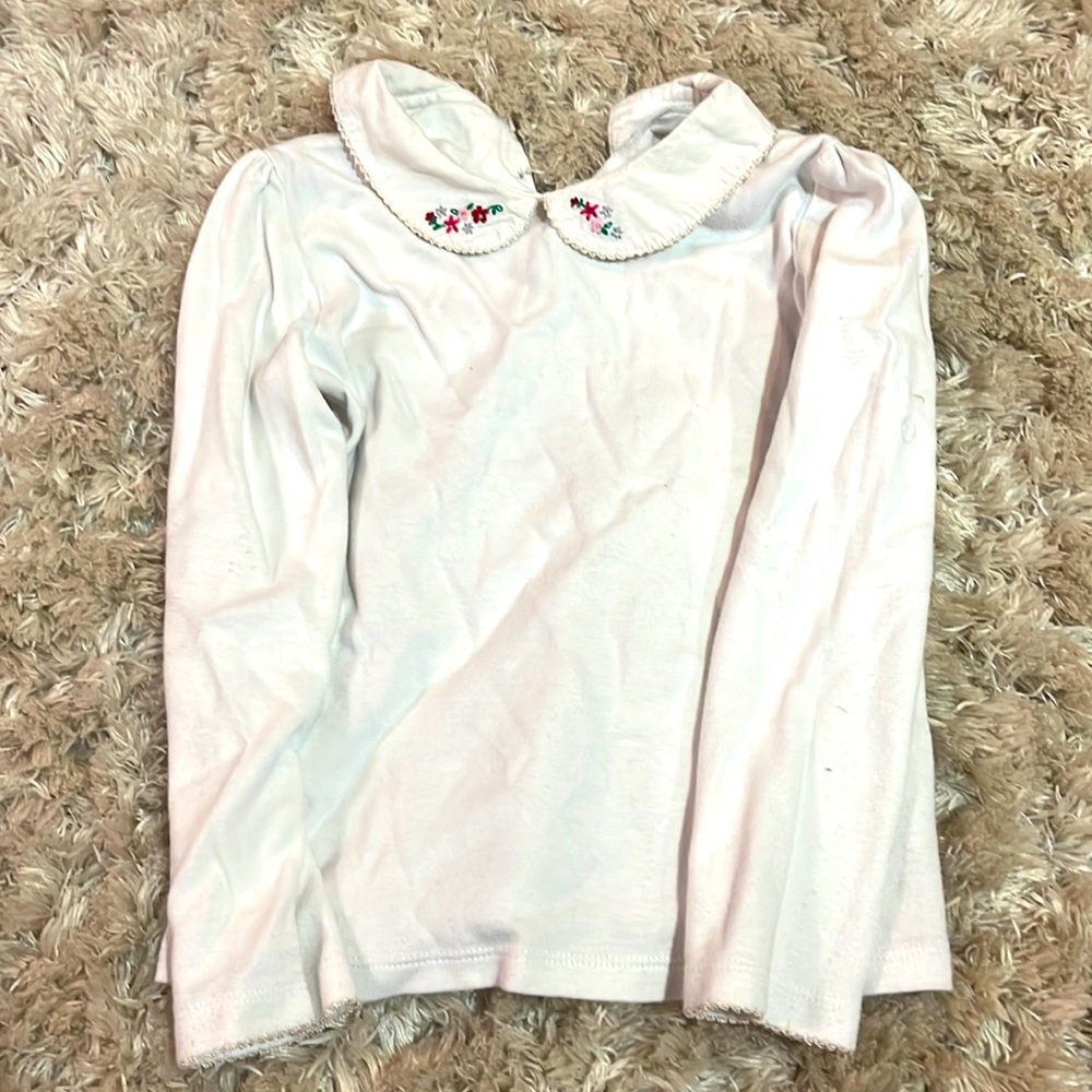 White detailed Peter Pan collar top